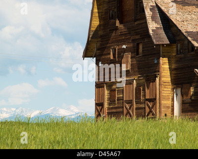 Il vecchio fienile sul ranch abbandonati in Colorado. Foto Stock