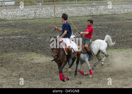 Feroce azione durante una partita di polo, biglietto, Khyber-Pakhtunkhwa, Pakistan Foto Stock