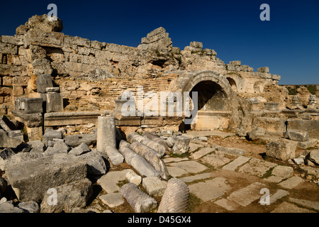 Rovine presso i bagni del Sud a Perge sito archeologico Perge vicino a Antalya Turchia Foto Stock