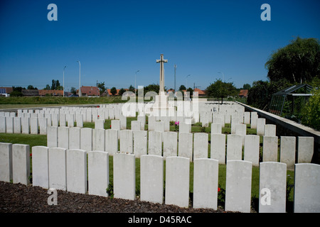 Brandhoek Nuovo cimitero militare britannico di una prima mondiale di un cimitero di guerra nelle Fiandre nei pressi di Ypres o Ieper Foto Stock