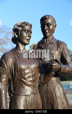 Co contea di Kerry, la scultura di coppia romantica raffigurante la rosa di Tralee Foto Stock