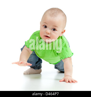 Funny baby va giù a carponi Foto Stock