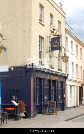 Parte anteriore del public house in Greenwich, Londra, Inghilterra. Editoriale solo il 24 giugno 2011 Foto Stock