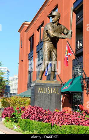 Stan Musial statua Busch Stadium St. Louis MO Missouri Cardinals Baseball Foto Stock