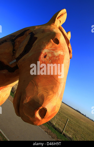 Cavallo di Troia, Trojan, scultura, Sentiero, Lincolnshire, Legno, animale, guerrieri greci, dentro cavallo, guerrieri greci, Nigel Sardeson, statua agricola Foto Stock