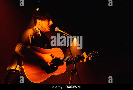 Musicista inglese Macus Mumford compie durante il concerto della Banda Mumford & Sons a Lucerna a Praga Repubblica Ceca, Marzo 6, 2013. (CTK foto/Katerina Sulova) Foto Stock