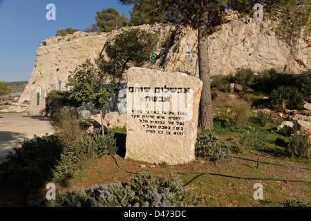 Israele, Giudea montagne, l'ingresso alla grotta Soreq Riserva Naturale (detta anche Grotta Avshalom) una grotta stalattitica Foto Stock