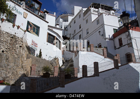 Andalusia in Spagna: la graziosa 'peublo blanco' di Competa Foto Stock