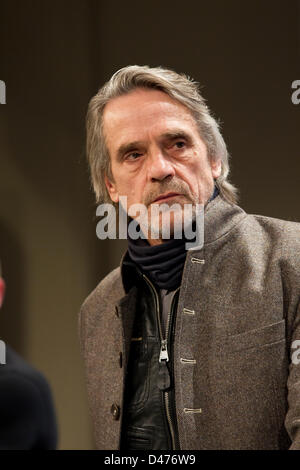 Oscar attore e produttore esecutivo e voce narrante del film documentario "cestinato" Signor Jeremy Irons Foto Stock
