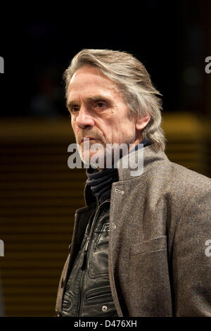 Oscar attore e produttore esecutivo e voce narrante del film documentario "cestinato" Signor Jeremy Irons Foto Stock