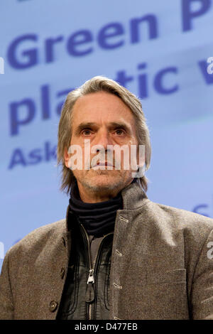 Oscar attore e produttore esecutivo e voce narrante del film documentario "cestinato" Signor Jeremy Irons Foto Stock