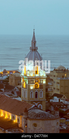 Cattedrale di Cartagena vista aerea e il mare dei Caraibi in background Foto Stock