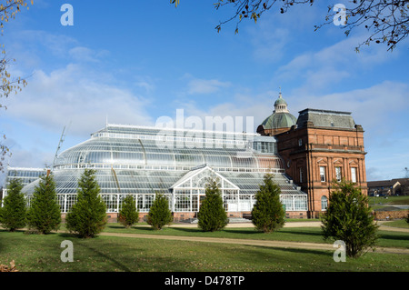 Palazzo del Popolo e Winter Gardens Glasgow Green Foto Stock