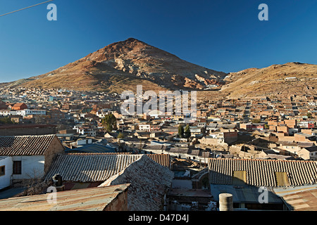 Argento montagna Cerro Rico e city Potosi, Bolivia, Sud America Foto Stock