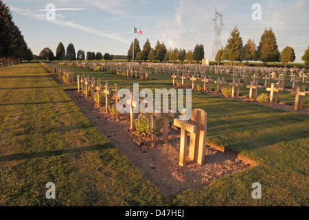 Francese Cimitero Nazionale a Maurepas, Somme, Francia. Foto Stock