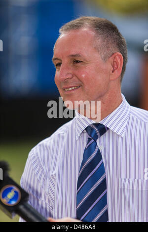 Mar 07, 2013 - Adelaide, South Australia, Australia - JAY WEATHERILL South Australian Premier parla di chiamata multimediale prima di iniziare il Womadelaide 2013. (Credito Immagine: © Gary Francesco/ZUMAPRESS.com) Foto Stock