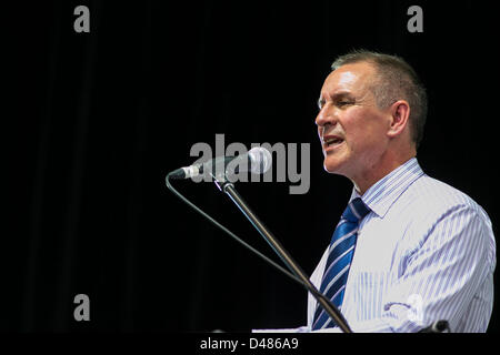 Mar 07, 2013 - Adelaide, South Australia, Australia - JAY WEATHERILL South Australian Premier parla di chiamata multimediale prima di iniziare il Womadelaide 2013. (Credito Immagine: © Gary Francesco/ZUMAPRESS.com) Foto Stock