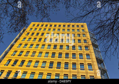 Colorato e moderno edificio progettato in Londra Foto Stock