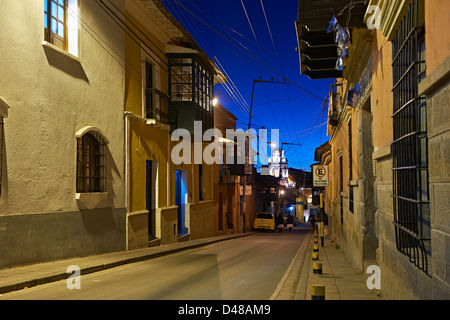 Night Shot architettura coloniale nelle strade di Potosí, Bolivia, Sud America Foto Stock