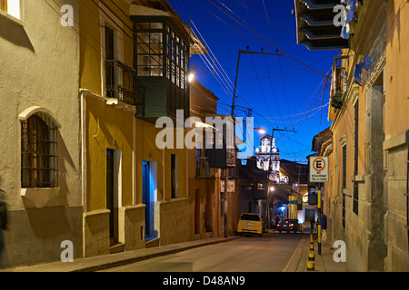 Night Shot architettura coloniale nelle strade di Potosí, Bolivia, Sud America Foto Stock