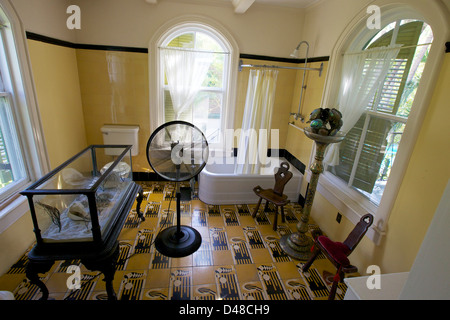 Secondo piano bagno in Ernest Hemingway House di Key West Foto Stock