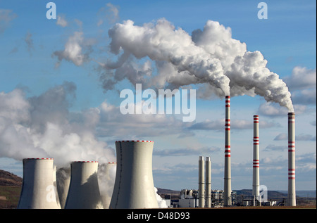 Emissione dalle centrali a carbone vegetale Foto Stock