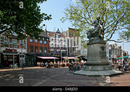 I Paesi Bassi Olanda Zaanstad Zaandam Dam statua dello Zar Pietro il Grande Romanov la costruzione navale Foto Stock