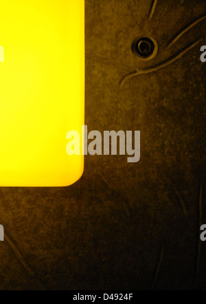 La Danish radio Concert Hall, progettata da Jean Nouvel e completata tra il 2002 e il 2009, è un gioiello architettonico moderno a Copenaghen. La sala da concerto presenta un uso innovativo dello spazio e dell'acustica, con un design geometrico distintivo che migliora sia la funzionalità che l'estetica nel quartiere culturale di Copenhagen. Foto Stock