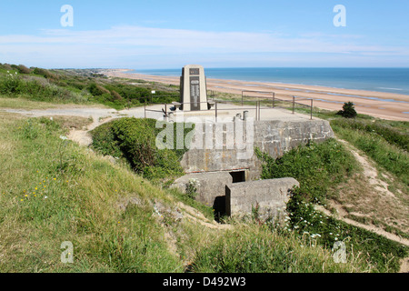 Vista su tutta la spiaggia di Omaha dal tedesco artllery emplacement. Foto Stock