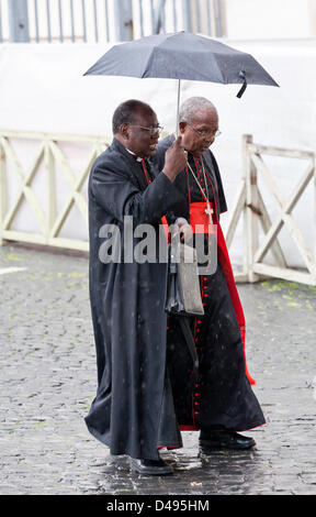 Roma, Italia. 8 marzo 2013. Settima Congregazione del Collegio dei Cardinali. Credito: Stephen Bisgrove / Alamy Live News Foto Stock