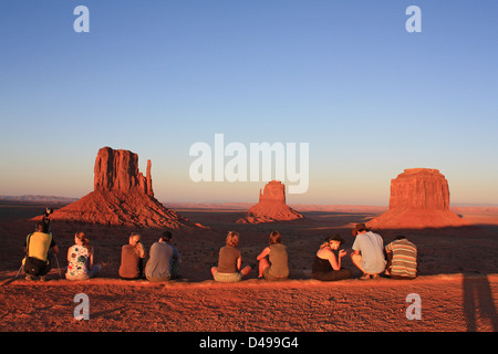 Tramonto sulla Monument Valley Navajo National Park nello Utah, Stati Uniti Foto Stock