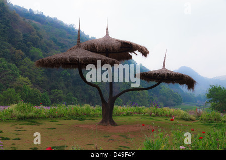 Capanna di paglia in Chiang Mai Thailandia con filtro di raffreddamento Foto Stock