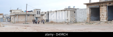 Foto panoramica della città Hirmah Maarat, distrutta dal regime di Assad, Siria Foto Stock