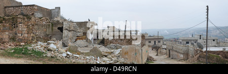 Foto panoramica della città Hirmah Maarat, distrutta dal regime di Assad, Siria Foto Stock