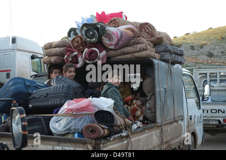 I rifugiati sul Syrian-Turkish border crossing, Afrin, Siria Foto Stock