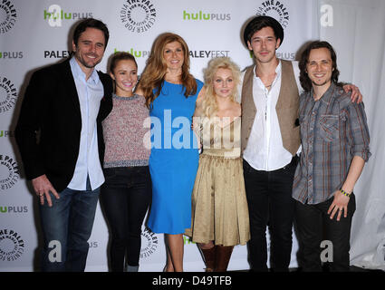 Los Angeles, California, Stati Uniti 9 Marzo, 2013. Charles Esten, Hayden Panettiere, Connie Britton, Clare Bowen, S arriva per il PaleyFest 2013 - ''Nashville'' al Saban theatre. (Immagine di credito: credito: Lisa O'Connor/ZUMAPRESS.com/Alamy Live News) Foto Stock