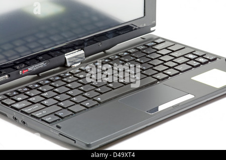 Netbook isolato su uno sfondo bianco Foto Stock
