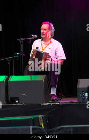 Adelaide, Australia del Sud. 8 Marzo, 2013. Cantante e musicista MARC SAVOY della famiglia Savoia cajun della Louisiana eseguire a WOMADelaide 2013 tenutasi tra 8 - 11 Marzo 2013 ad Adelaide nel Sud Australia (credito Immagine: © Gary Francesco/ZUMAPRESS.com/Alamy Live News) Foto Stock