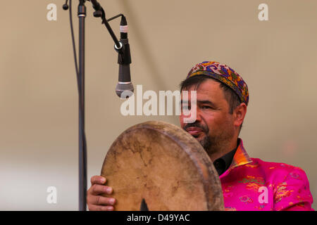 Adelaide, Australia del Sud. 8 Marzo, 2013. La famiglia Alaev prestazioni a WOMADelaide 2013 tenutasi tra 8 - 11 Marzo 2013 ad Adelaide nel Sud Australia (credito Immagine: © Gary Francesco/ZUMAPRESS.com/Alamy Live News) Foto Stock