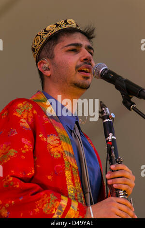 Adelaide, Australia del Sud. 8 Marzo, 2013. La famiglia Alaev prestazioni a WOMADelaide 2013 tenutasi tra 8 - 11 Marzo 2013 ad Adelaide nel Sud Australia (credito Immagine: © Gary Francesco/ZUMAPRESS.com/Alamy Live News) Foto Stock