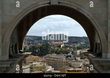 Cagliari, Italia, affacciato sul centro della capitale della Sardegna Foto Stock