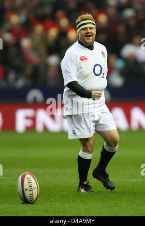 JAMES CORDEN VINCE IL CELEB RIGORI INGHILTERRA V ITALIA. RBS 6 Nazioni campionato Stadio di Twickenham Londra Inghilterra REGNO UNITO 10 Foto Stock