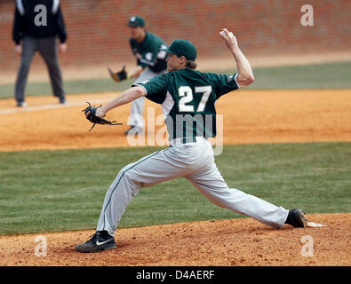 Marzo 10, 2013 - Lexington, KY, Stati Uniti d'America - Michigan State a partire lanciatore Mick VanVossen piantato nel fondo della quinta inning come l'Università di Kentucky squadra di baseball giocato Michigan State a Cliff Hagan Stadium in Lexington, KY., domenica 10 marzo, 2013. Regno Unito ha vinto 3-1 nel gioco finale di un 3 gioco serie di fine settimana. Regno Unito ha vinto la serie 2-1. Foto di Charles Bertram | Personale. (Credito Immagine: © Lexington Herald-Leader/ZUMAPRESS.com) Foto Stock