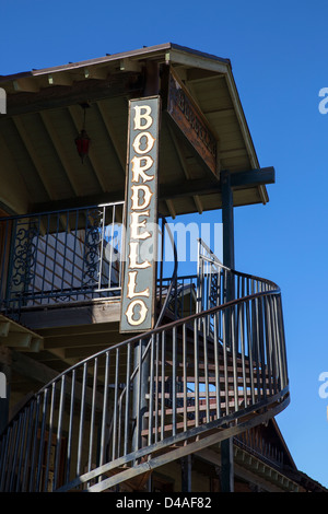 Un Bordello segno a Goldfield Ghost Town in Arizona Foto Stock