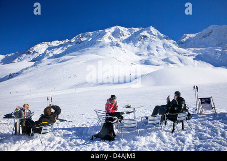 Les Bosses ristorante, 2300m, Les Arcs, Savoie, Francia, Europa Foto Stock