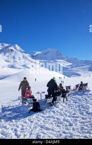 Les Bosses ristorante, 2300m, Les Arcs, Savoie, Francia, Europa Foto Stock