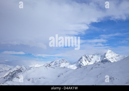 Massiccio del Monte Bianco, da La Plagne, sulle Alpi francesi, Savoie, Francia, Europa Foto Stock