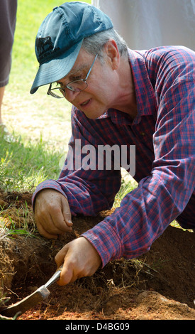 Un'impronta di nodosauro verificata è stata scoperta da Ray Stanford al Goddard Space Flight Center della NASA a Greenbelt, Maryland. L'impronta fossilizzata risale al periodo Cretaceo, offrendo informazioni sul comportamento dei dinosauri. Foto Stock