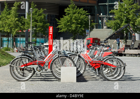 Berlino, Germania, pubblica Fahrradmietstation Deutsche Bahn Potsdamer Platz Foto Stock