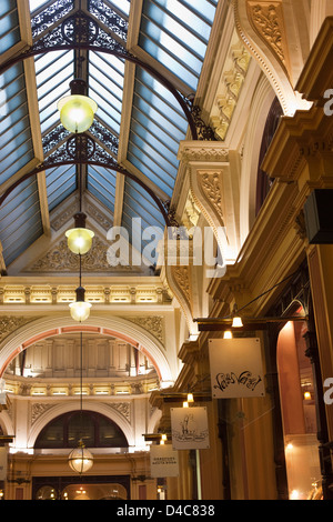 Architettura del XIX secolo nel centro storico di blocco Arcade. Melbourne, Victoria, Australia Foto Stock